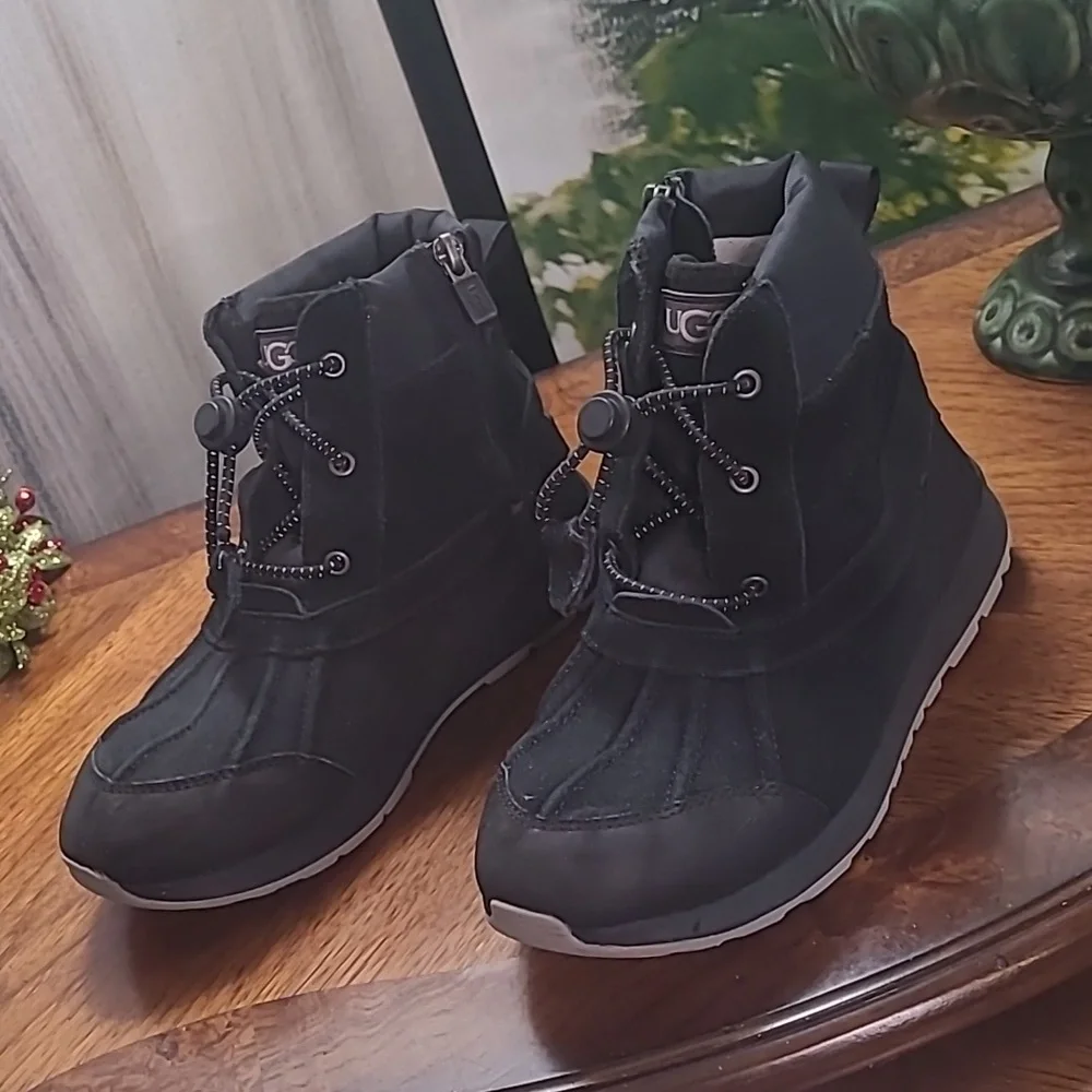 Ugg Turlock black waterproof insulated suede Kids youth size 4 boots